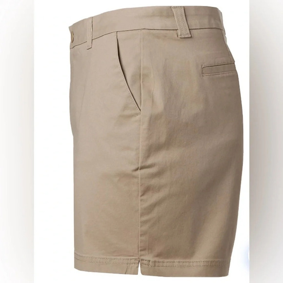 2 For $18 NWT Woman’s Magellan Outdoors Happy Camper 4” Khaki Uniform Shorts - Picture 5 of 9